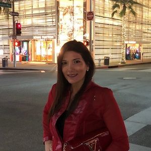 Meet your Posher, Deborah